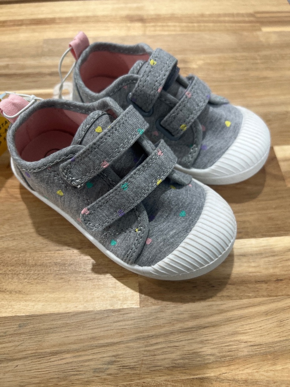 Cat & Jack Parker toddler girl heart sneakers